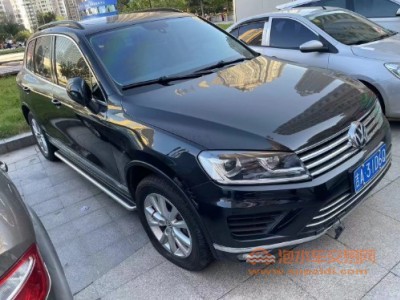 15年大众途锐中型车