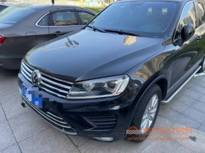 15年大众途锐中型车