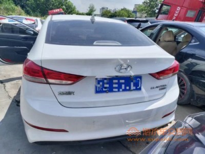 19年现代领动中型车