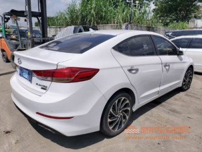 19年现代领动中型车