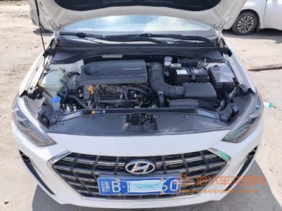 19年现代领动中型车