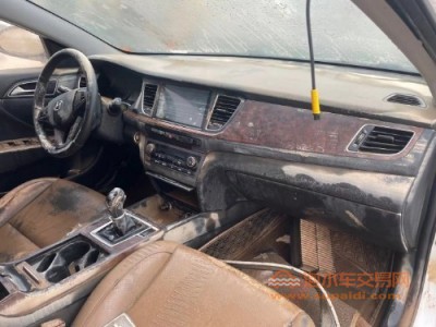 15年现代名图中型车