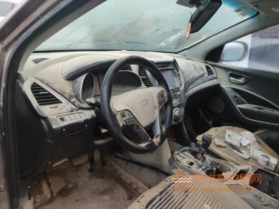 17年现代胜达SUV