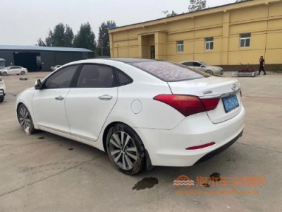 16年现代名图中型车