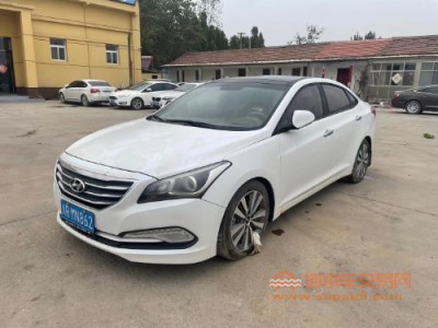 16年现代名图中型车