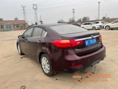16年起亚起亚K3中型车