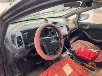 16年起亚起亚K3中型车