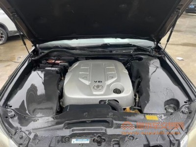 12年丰田皇冠中型车