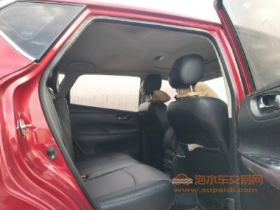 20年日产骐达中型车