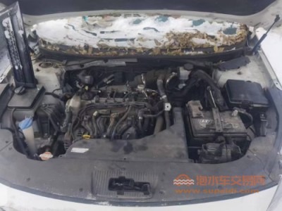 15年现代索纳塔中型车