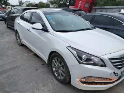 15年现代名图中型车
