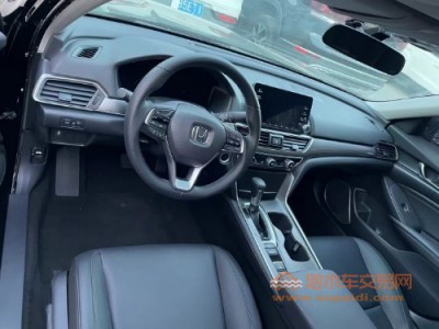 21年本田雅阁中型车