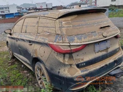 18年比亚迪宋MAX中型车