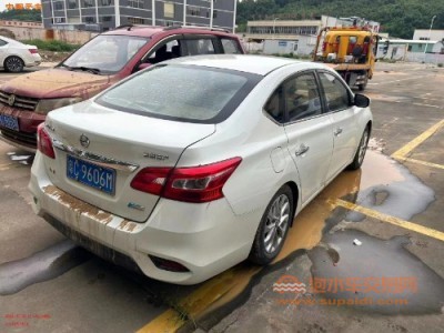 18年日产轩逸中型车