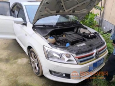 15年大众桑塔纳中型车