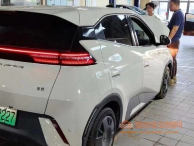 23年比亚迪海鸥小型车