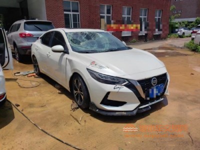 21年日产轩逸中型车