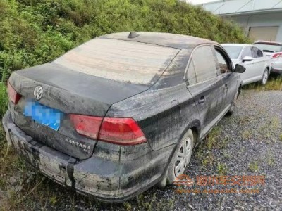 16年大众桑塔纳中型车