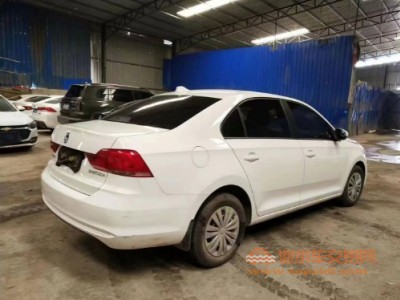 21年大众桑塔纳中型车