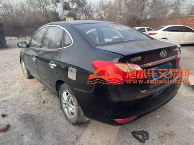 15年现代悦动中型车