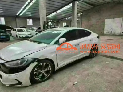19年现代领动中型车