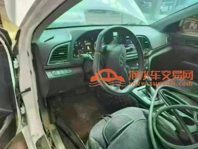 19年现代领动中型车