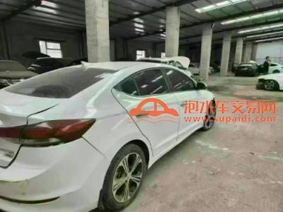 19年现代领动中型车
