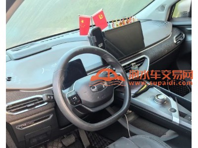 23年吉利几何中型车