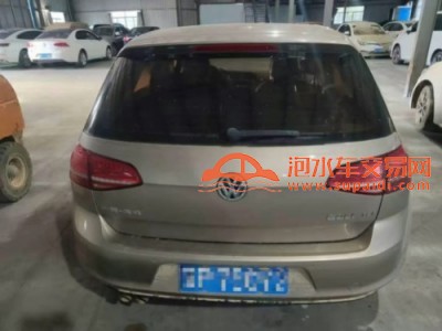 15年大众高尔夫中型车