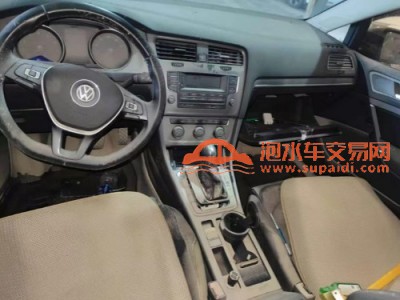15年大众高尔夫中型车