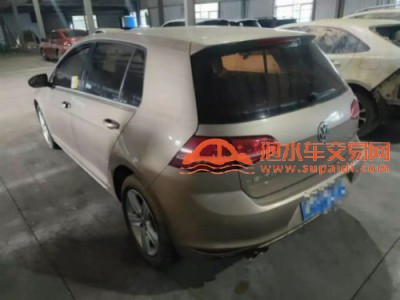 15年大众高尔夫中型车