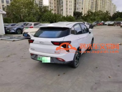 22年哪吒汽车V中型车