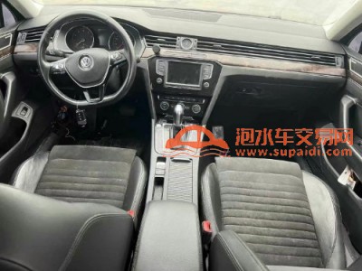 17年大众迈腾中型车