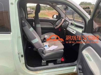 22年五菱mini小型车