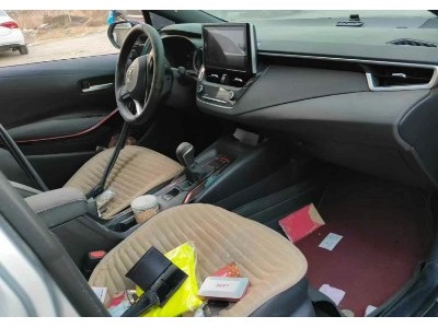 22年丰田雷凌中型车