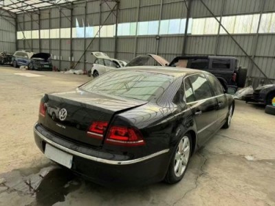 16年大众辉腾中型车