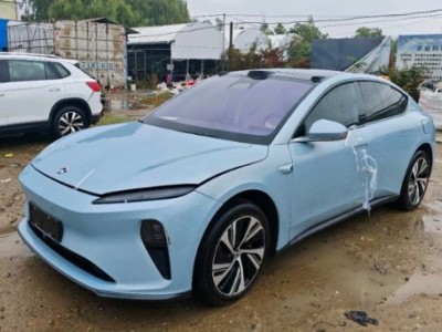 23年蔚来ET5中型车