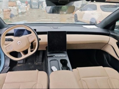 23年蔚来ET5中型车