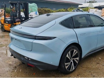 23年蔚来ET5中型车