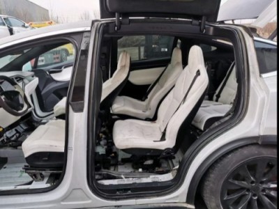18年特斯拉MODEL X中型车