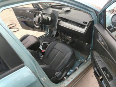 22年哪吒汽车VSUV