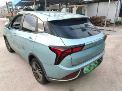 22年哪吒汽车VSUV