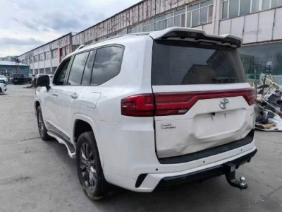 24年丰田兰德酷路泽SUV