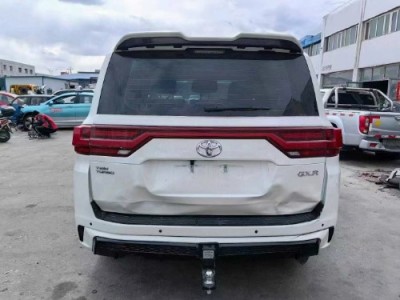 24年丰田兰德酷路泽SUV