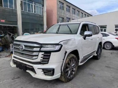 24年丰田兰德酷路泽SUV