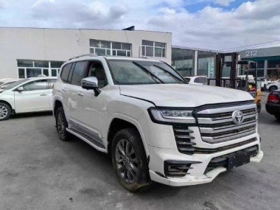 24年丰田兰德酷路泽SUV