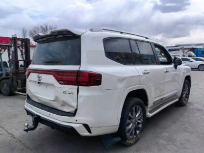 24年丰田兰德酷路泽SUV