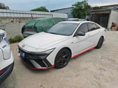 24年现代伊兰特中型车